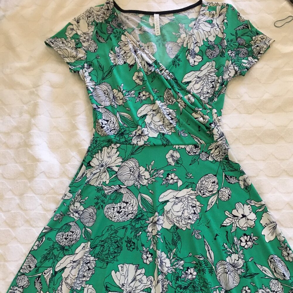 Women's wrap front (pulllover) dress, sz M